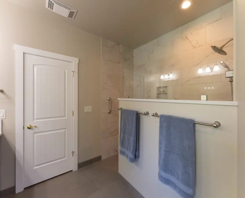 Bathroom Remodels and Shower Installations: The Benefits of Curbless Walk-Ins